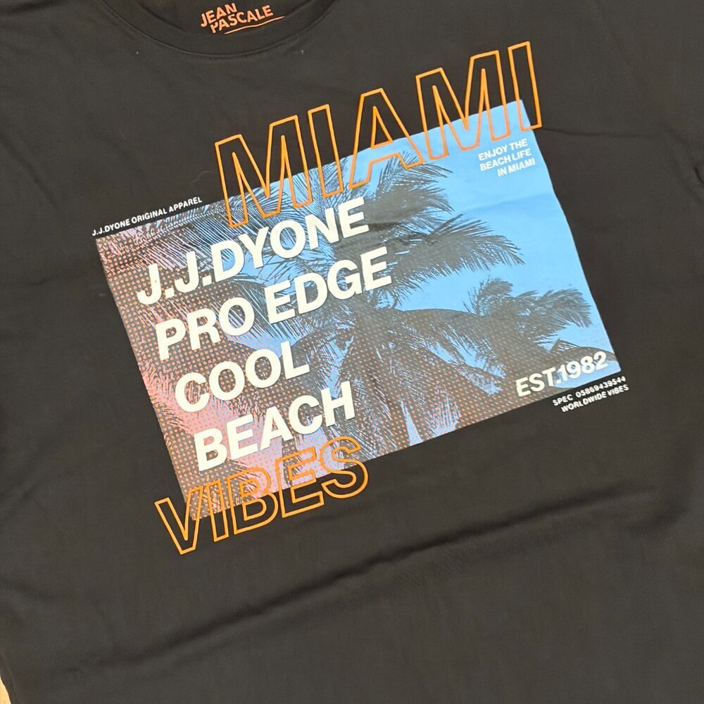 Mens T-Shirt Miami - Picture 2 of 3